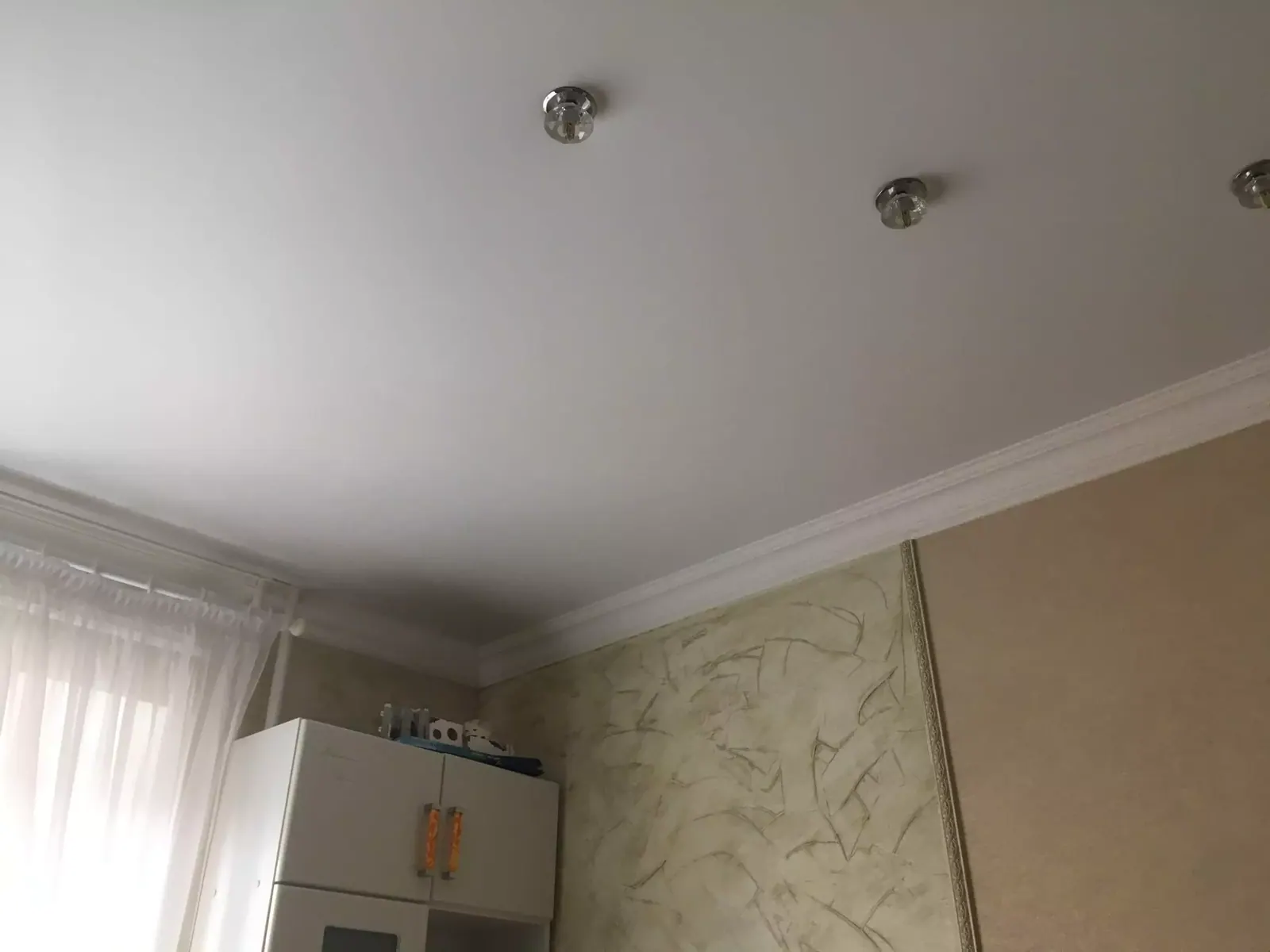 Матовый натяжной потолок в квартиру — Калуга, Театральная, 43/8, фото 3